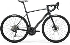 Silniční kolo MERIDA SCULTURA ENDURANCE 400 Silk Black(Dark Silver)  2025